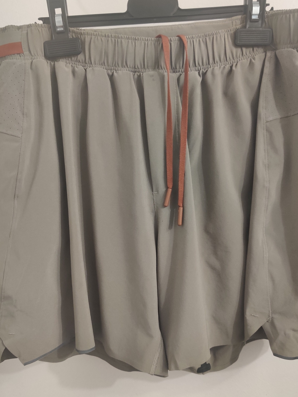 lululemon athletica Men's Athletic Shorts in Taupe with Rust Drawcord
